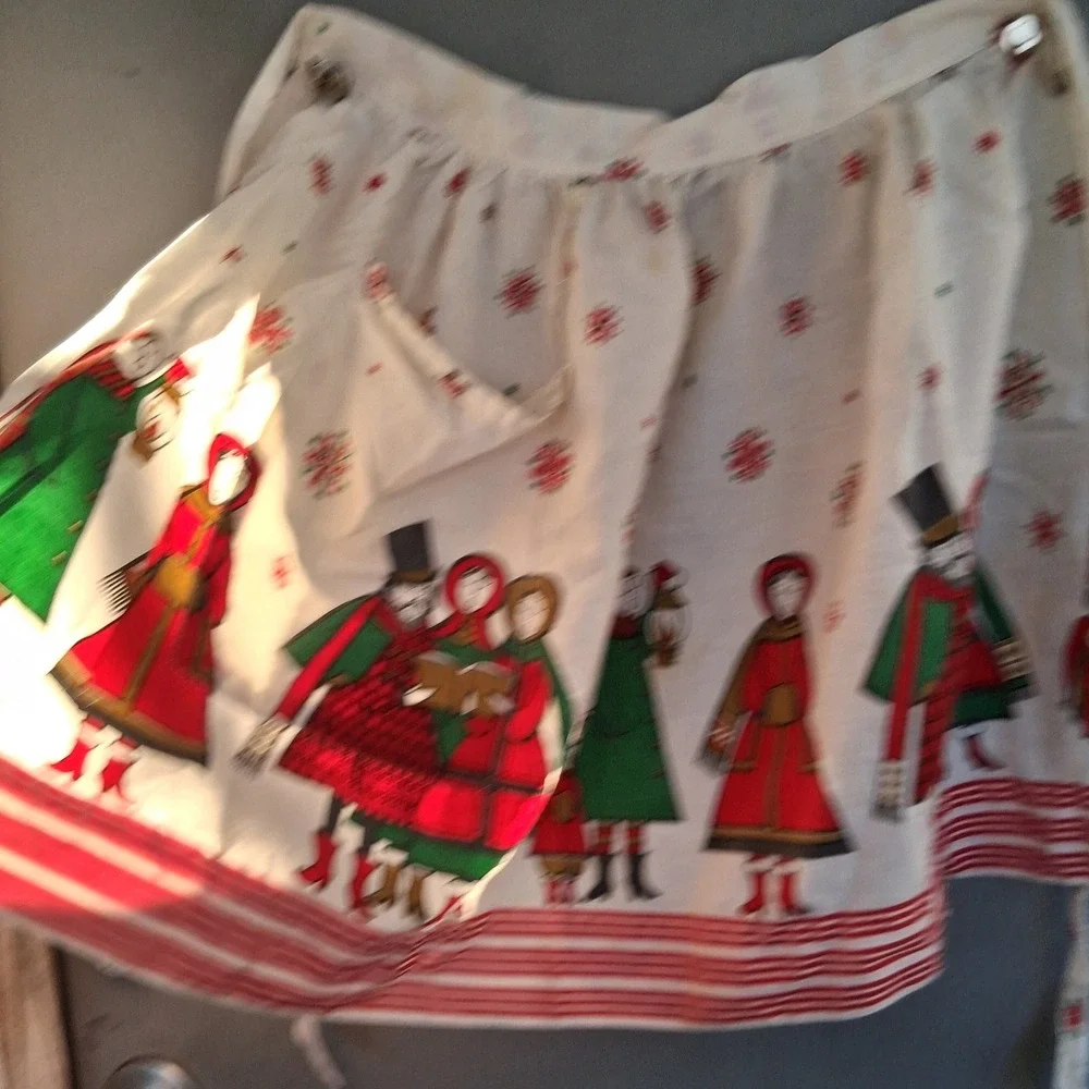 Vintage Christmas Carolers Half Apron Red Green Snowflake Retro Cotton Pocket
